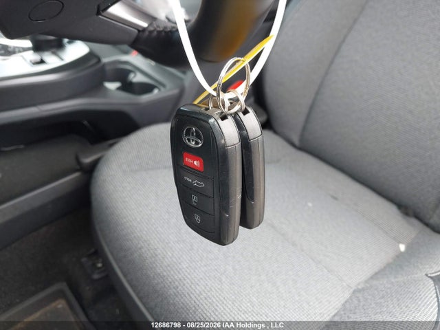 JTMAFAEB8TJ017761 Toyota Bz Xle Fwd