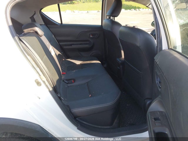 Toyota PRIUS C 2018 JTDKDTB31J1600656 Image 8