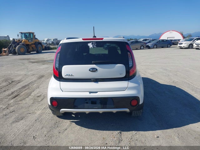 KIA SOUL + 2018 KNDJP3A59J7902831 Image 16