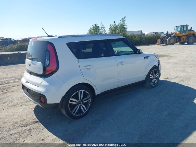 KIA SOUL + 2018 KNDJP3A59J7902831 Image 4