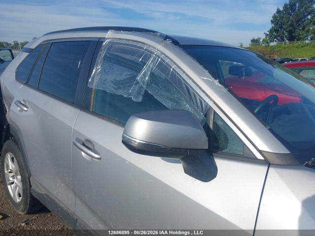 12686895 :رقم المزاد ، 2T3B1RFV3KW010565 vin ، 2019 Toyota Rav4 Le مزاد بيع