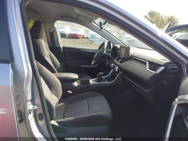 12686895 :رقم المزاد ، 2T3B1RFV3KW010565 vin ، 2019 Toyota Rav4 Le مزاد بيع