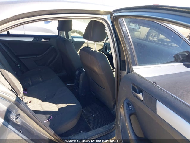 12687113 :رقم المزاد ، 3VWDL7AJ8DM452674 vin ، 2013 Volkswagen Jetta Tdi مزاد بيع