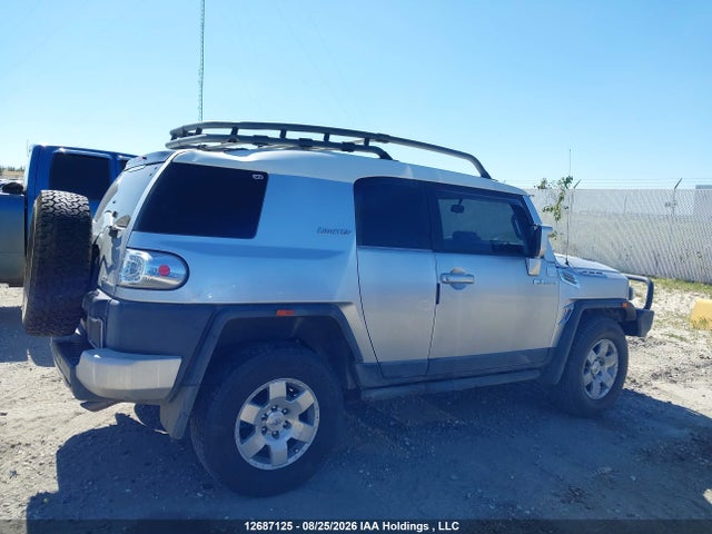 12687125 :رقم المزاد ، JTEBU11F970005886 vin ، 2007 Toyota Fj Cruiser مزاد بيع