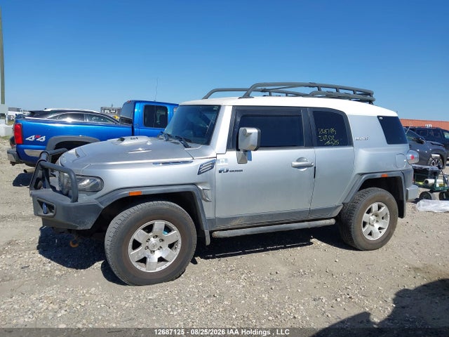 12687125 :رقم المزاد ، JTEBU11F970005886 vin ، 2007 Toyota Fj Cruiser مزاد بيع