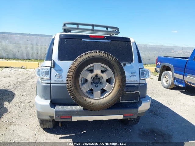 12687125 :رقم المزاد ، JTEBU11F970005886 vin ، 2007 Toyota Fj Cruiser مزاد بيع