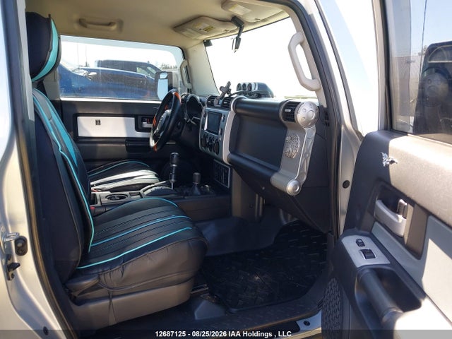 12687125 :رقم المزاد ، JTEBU11F970005886 vin ، 2007 Toyota Fj Cruiser مزاد بيع