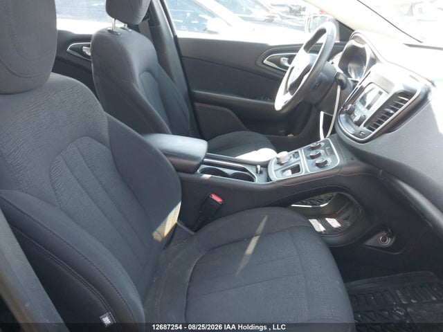 12687254 :رقم المزاد ، 1C3CCCFB3GN174001 vin ، 2016 Chrysler 200 Lx مزاد بيع
