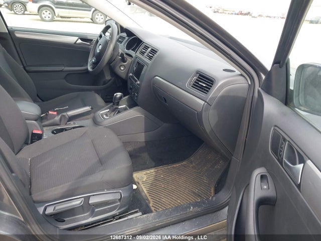 3VW2B7AJXHM288411 Volkswagen Jetta 1.4 Tsi Trendline+