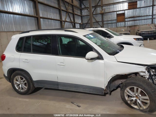 Продажа на аукционе авто 2015 Volkswagen Tiguan Comfortline/highline/special Edition/trendline, vin: WVGJV7AX8FW502878, номер лота: 12656752
