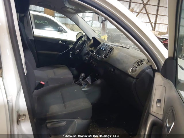 Продажа на аукционе авто 2015 Volkswagen Tiguan Comfortline/highline/special Edition/trendline, vin: WVGJV7AX8FW502878, номер лота: 12656752