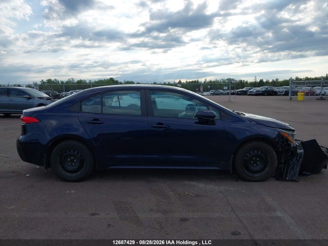 12687429 :رقم المزاد ، 5YFBPMBE7MP227637 vin ، 2021 Toyota Corolla Le مزاد بيع