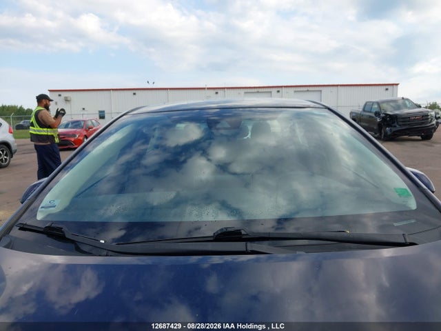 12687429 :رقم المزاد ، 5YFBPMBE7MP227637 vin ، 2021 Toyota Corolla Le مزاد بيع