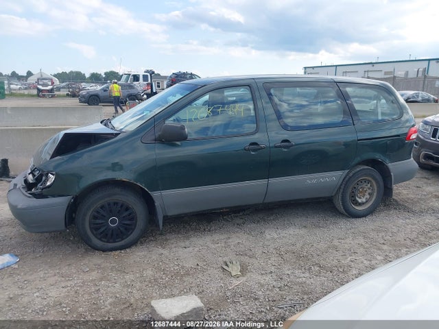 2001 Toyota Sienna Ce მანქანა იყიდება აუქციონზე, vin: 4T3ZF19C61U396828, აუქციონის ნომერი: 12687444