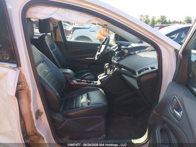 1FMCU9J93EUE43144 Ford Escape Titanium