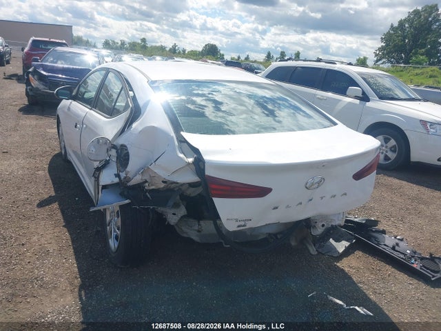 Hyundai Elantra Essential 2019 KMHD74LF6KU805481 Image 3