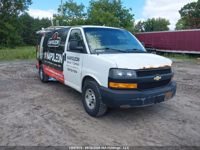 Chevrolet Express 2018 1GCWGBFP3J1181614 zdjęcie główne