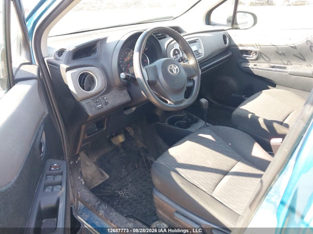 VNKKTUD32EA005026 Toyota YARIS LE