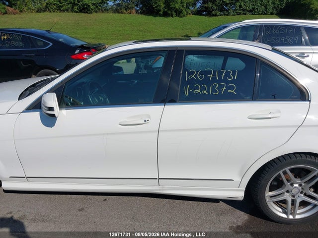 WDDGF8AB2EG221373 Mercedes-Benz C 300 4matic