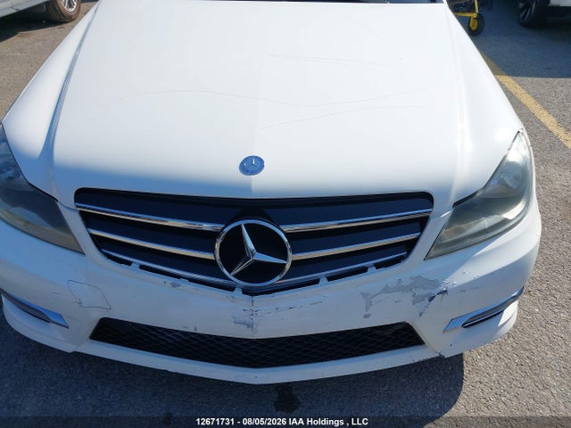WDDGF8AB2EG221373 Mercedes-Benz C 300 4matic