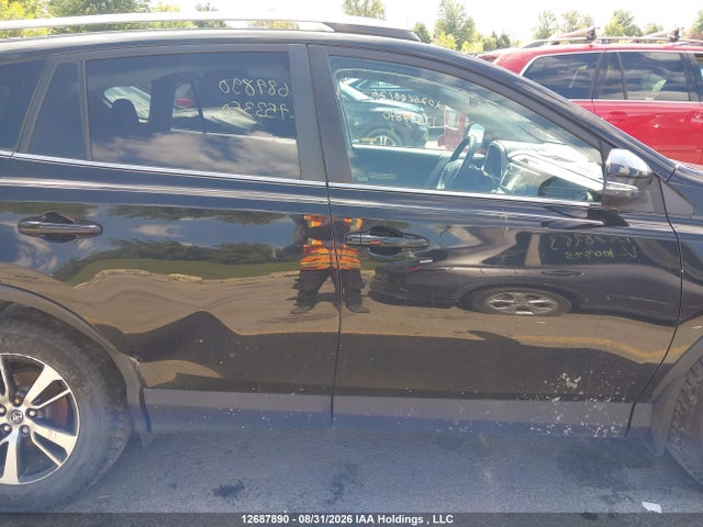 Toyota Rav4 Xle 2018 2T3RFREV4JW753350 Image 13