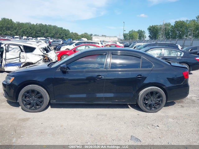 2013 Volkswagen Jetta 2.0l Trendline/2.0l Trendline+ მანქანა იყიდება აუქციონზე, vin: 3VW2K7AJ2DM406669, აუქციონის ნომერი: 12687902