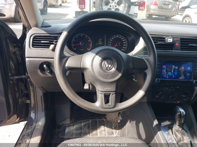 2013 Volkswagen Jetta 2.0l Trendline/2.0l Trendline+ მანქანა იყიდება აუქციონზე, vin: 3VW2K7AJ2DM406669, აუქციონის ნომერი: 12687902