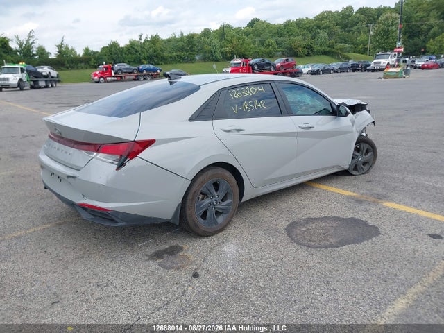 KMHLM4AG1MU185142 Hyundai Elantra Preferred Ivt