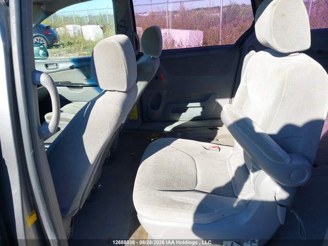 Продажа на аукционе авто 2004 Toyota Sienna Ce, vin: 5TDZA29C94S087686, номер лота: 12688038