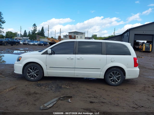 2015 Chrysler Town & Country S მანქანა იყიდება აუქციონზე, vin: 2C4RC1HG8FR753179, აუქციონის ნომერი: 12688059