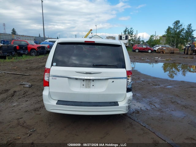 2015 Chrysler Town & Country S მანქანა იყიდება აუქციონზე, vin: 2C4RC1HG8FR753179, აუქციონის ნომერი: 12688059