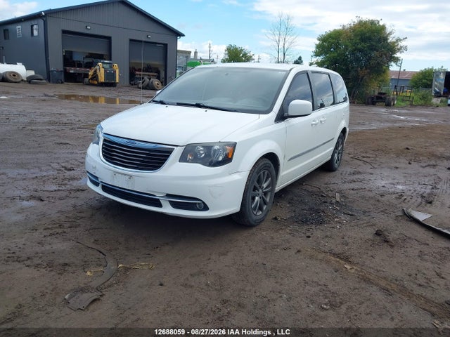 2015 Chrysler Town & Country S მანქანა იყიდება აუქციონზე, vin: 2C4RC1HG8FR753179, აუქციონის ნომერი: 12688059