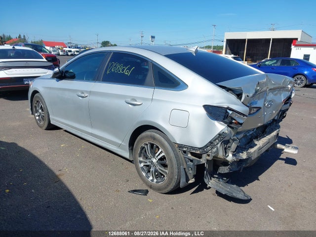 Hyundai Sonata Essential 2019 5NPE24AF1KH731004 Image 3