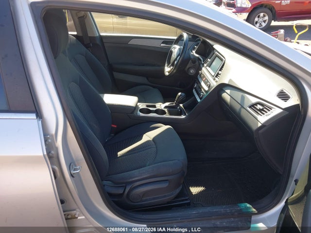 Hyundai Sonata Essential 2019 5NPE24AF1KH731004 Image 5