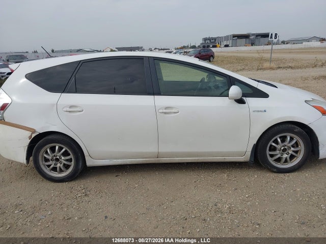JTDZN3EU2EJ004218 Toyota PRIUS V