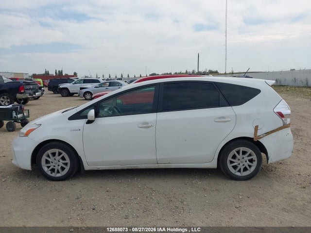 JTDZN3EU2EJ004218 Toyota PRIUS V