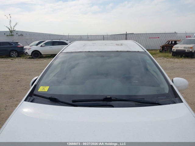 JTDZN3EU2EJ004218 Toyota PRIUS V