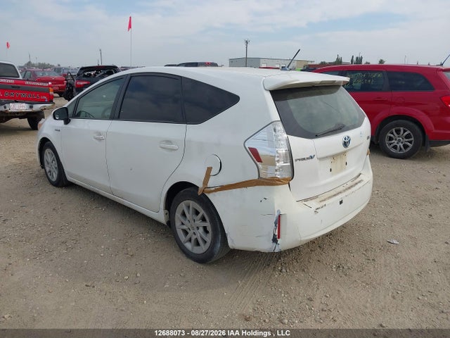 JTDZN3EU2EJ004218 Toyota PRIUS V