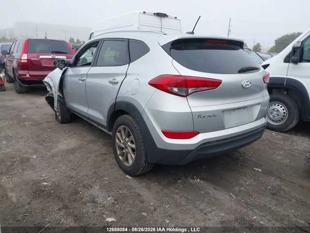 KM8J33A49HU558699 Hyundai Tucson Premium