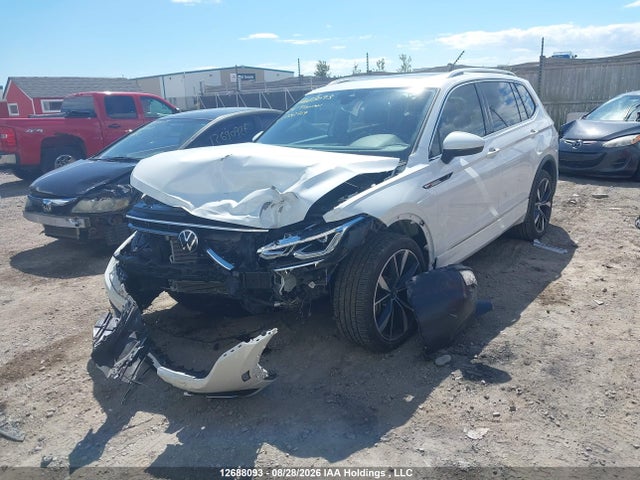 Aukcja sprzedaży 2024 Volkswagen Tiguan Sel R-line Black, vin: 3VV4B7AX1RM052717, numer aukcji: 12688093