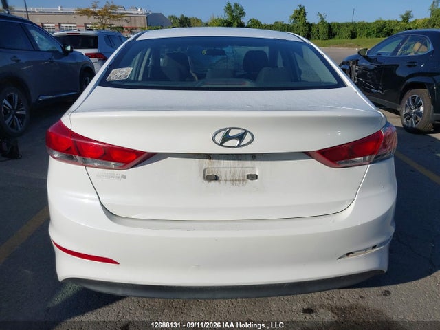 Hyundai Elantra L 2017 5NPD74LF3HH110480 Image 16