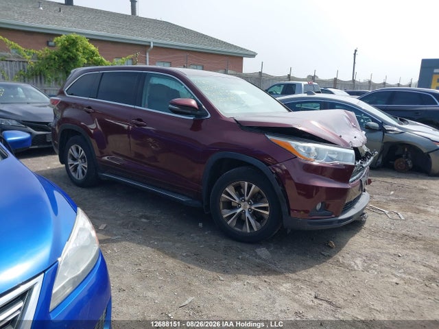 Продажа на аукционе авто 2015 Toyota Highlander Le/le Plus, vin: 5TDBKRFH2FS200145, номер лота: 12688151