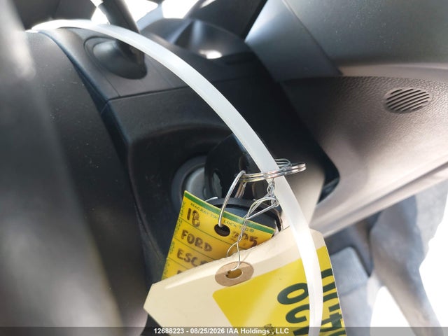1FMCU9HD3JUA58977 Ford ESCAPE SEL
