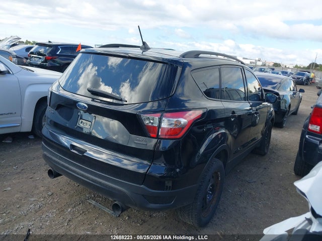 1FMCU9HD3JUA58977 Ford ESCAPE SEL