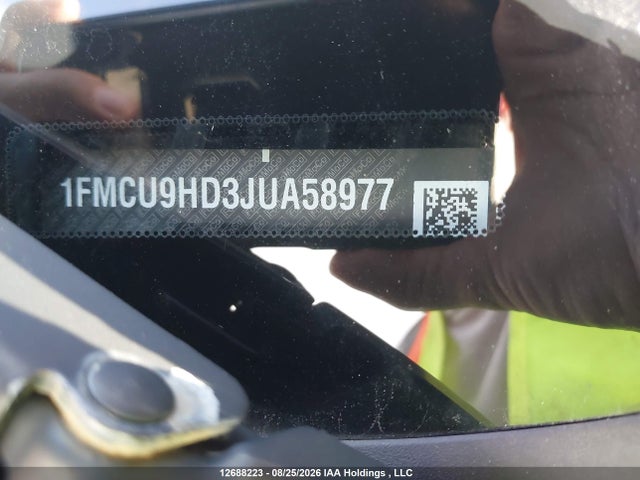1FMCU9HD3JUA58977 Ford ESCAPE SEL