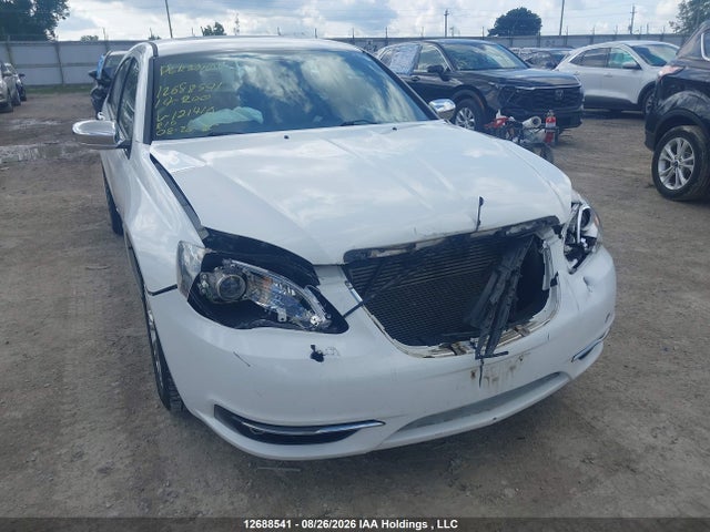 12688541 :رقم المزاد ، 1C3CCBCG9EN121410 vin ، 2014 Chrysler 200 Limited مزاد بيع