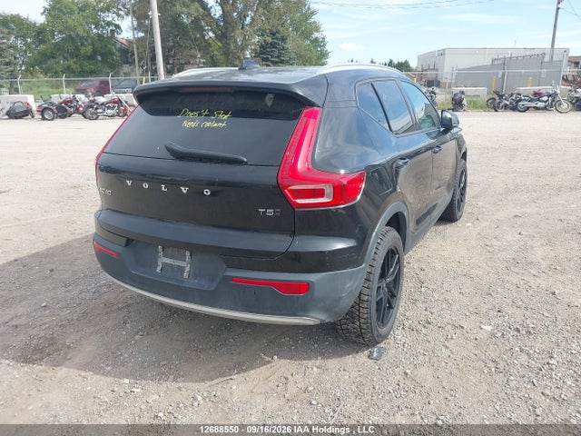 YV4162UK8K2072367 Volvo Xc40 T5 Momentum