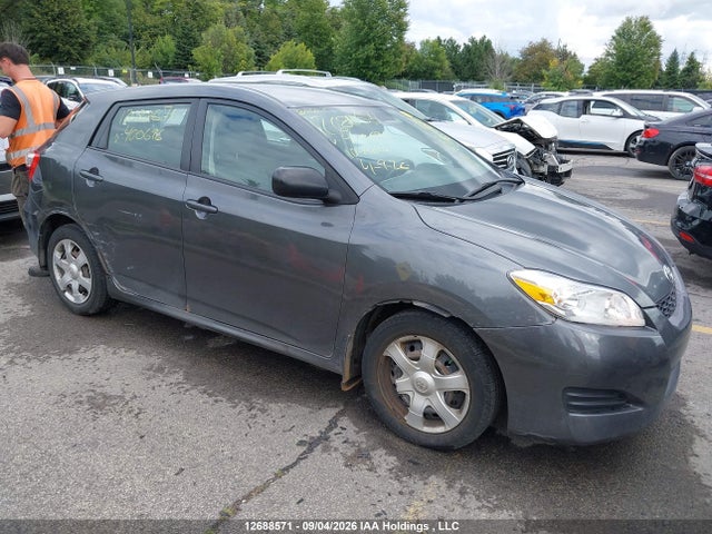 12688571 :رقم المزاد ، 2T1KU4EE1AC400696 vin ، 2010 Toyota Matrix مزاد بيع