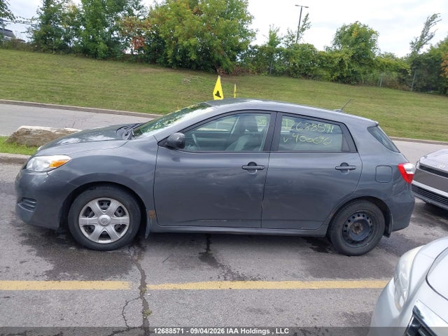 12688571 :رقم المزاد ، 2T1KU4EE1AC400696 vin ، 2010 Toyota Matrix مزاد بيع