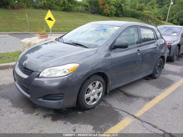 12688571 :رقم المزاد ، 2T1KU4EE1AC400696 vin ، 2010 Toyota Matrix مزاد بيع